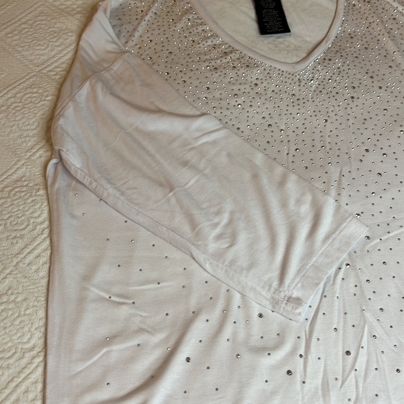💥💥Design History Large White w/ Rhinestones Blouse - Picture 7 of 11